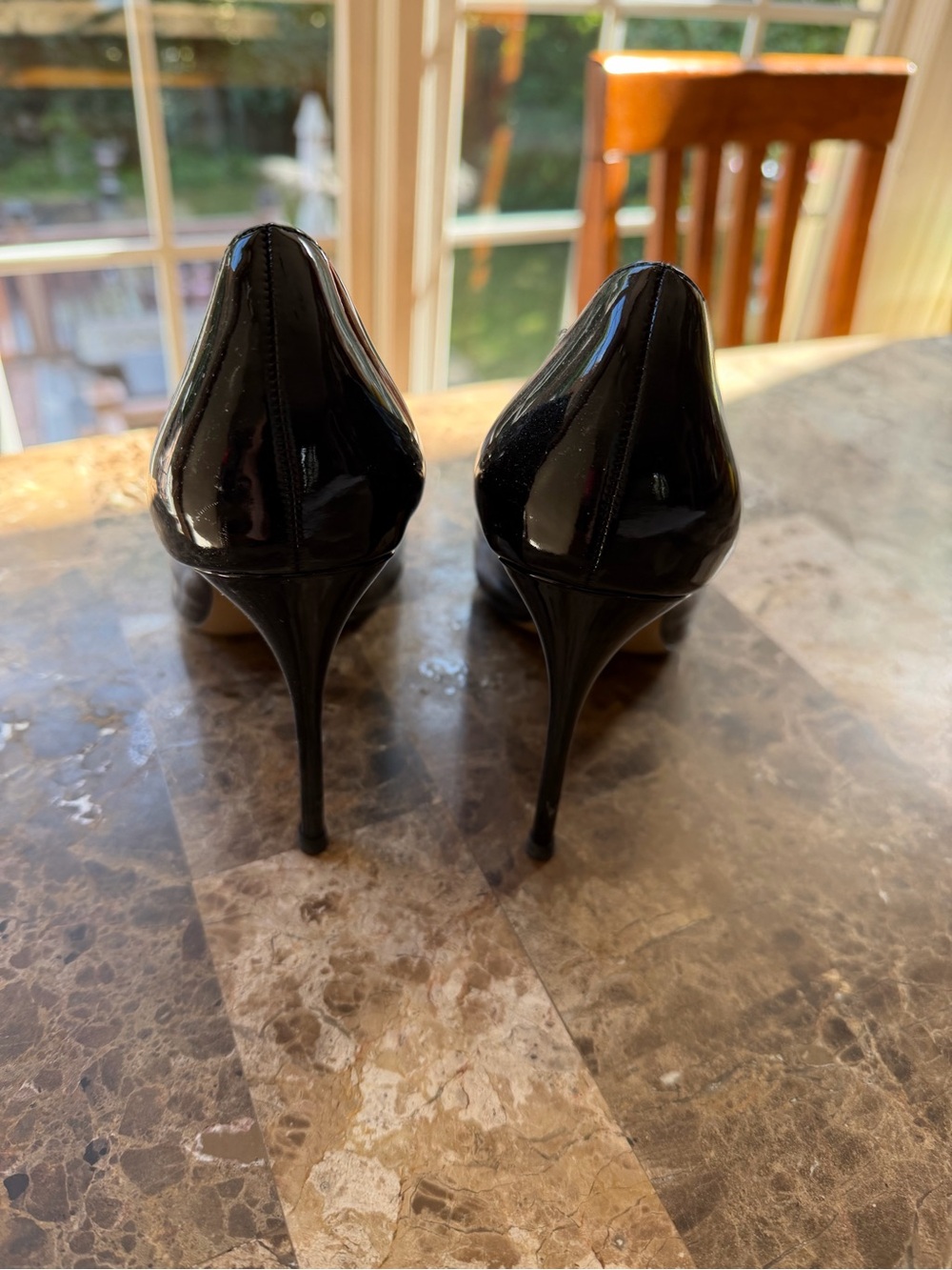 Classic Black Patent Pointed-Toe Pumps, Like New, Size 8.5 - Picture 3 of 8